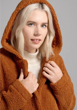 Plush On You Teddy Jacket -Mod Cloth Store 206529 c10013 3 c1b2cacb 3934 473e 9d9b a169bbe22353