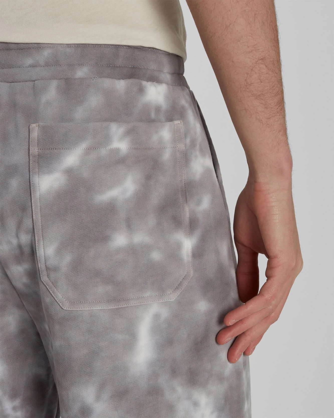 7 For All Mankind Cloud Dye Short In Storm 6 7 For All Mankind Cloud Dye Short In Storm - Image 4