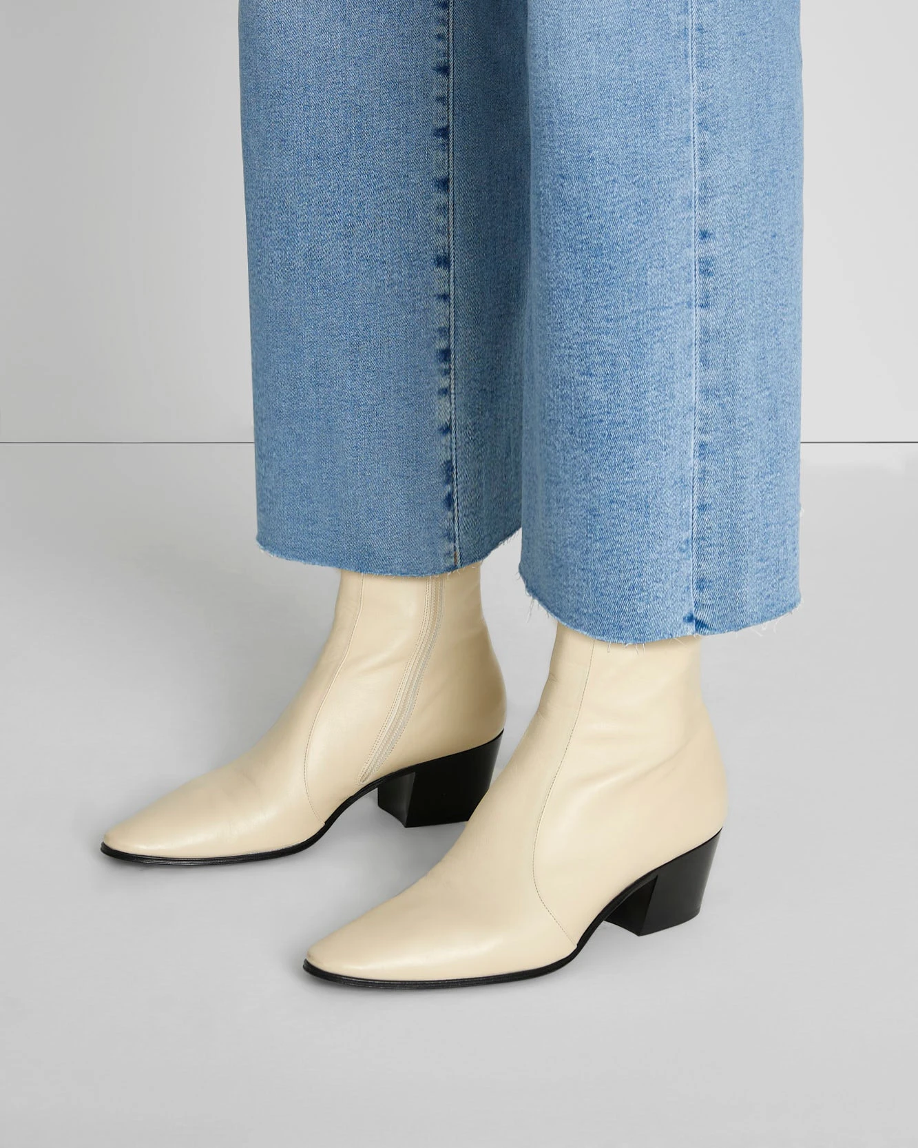 7 For All Mankind Cropped Alexa In Etienne 5 7 For All Mankind Cropped Alexa In Etienne - Image 3