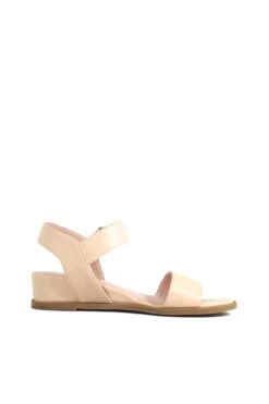 Ricardo Comfort Sandals -Mod Cloth Store RICARDO CHELSEACREW TAN 04 d9ec22f5 73bf 4e5a bfb2 a84032abdd41