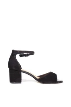 Neela Block Heels -Mod Cloth Store neela nub ccbl ccbl neela nub 03.315 8687554b 3424 406c baf0 e49657bb644c