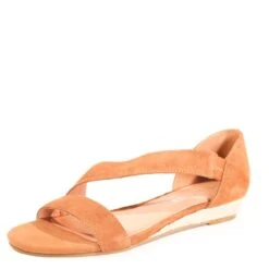 Sahara Suede Comfort Sandals 15 Sahara Suede Comfort Sandals -Mod Cloth Store sahara sue chelsea crew chelsea crew sahara sue 07.387 5806eade c3d6 424e af7e 70557e333865